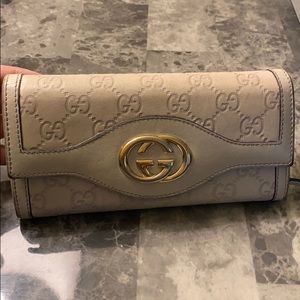 Authentic Women’s Gucci wallet